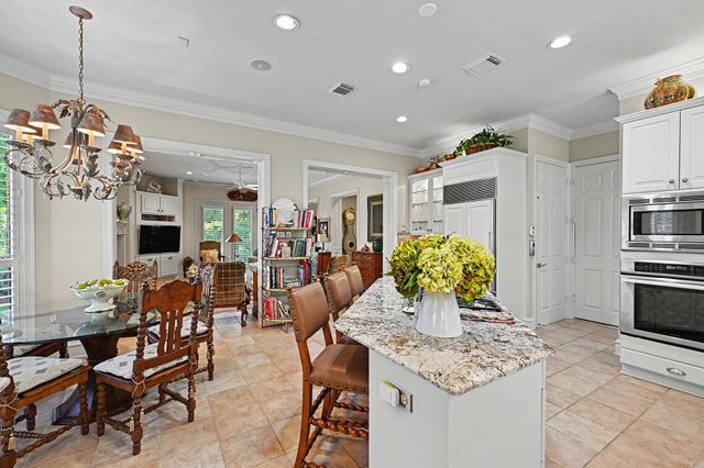 69 Wynden Oaks Drive, Houston, TX 77056