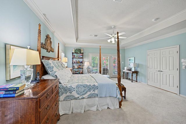 69 Wynden Oaks Drive, Houston, TX 77056