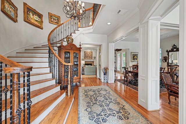 69 Wynden Oaks Drive, Houston, TX 77056