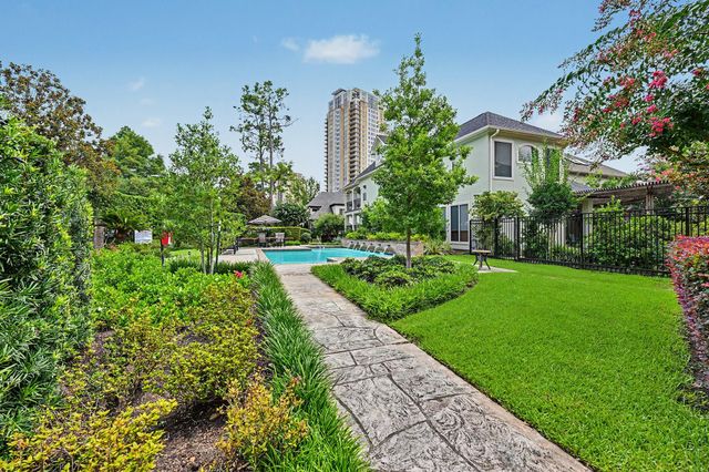 69 Wynden Oaks Drive, Houston, TX 77056