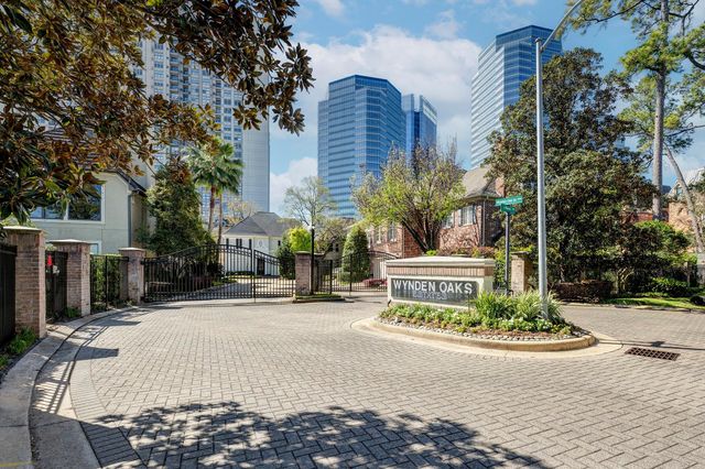 69 Wynden Oaks Drive, Houston, TX 77056
