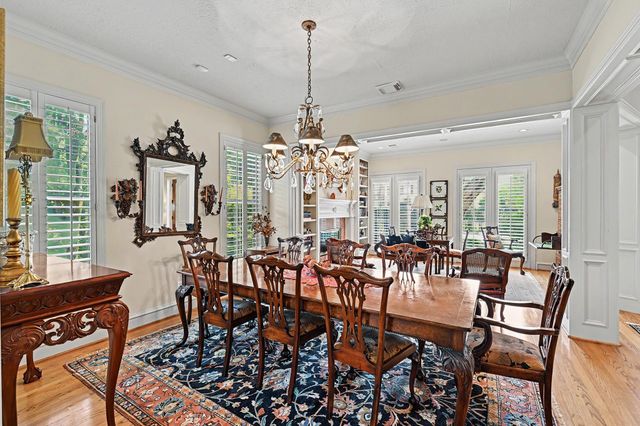 69 Wynden Oaks Drive, Houston, TX 77056