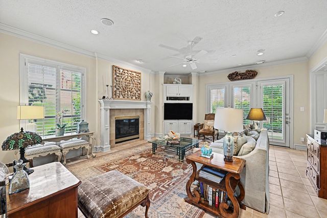 69 Wynden Oaks Drive, Houston, TX 77056