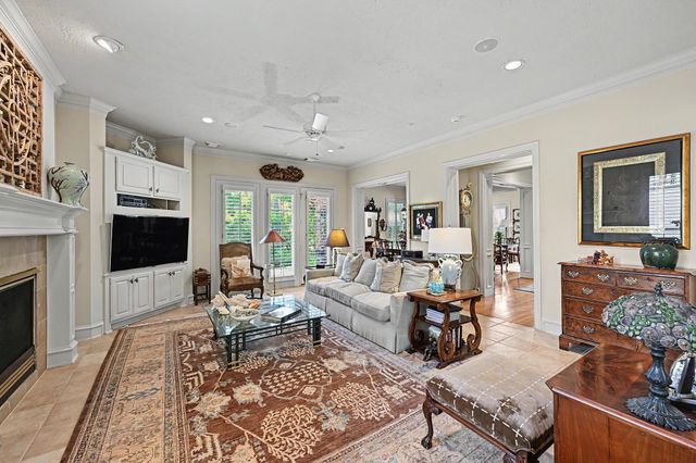 69 Wynden Oaks Drive, Houston, TX 77056