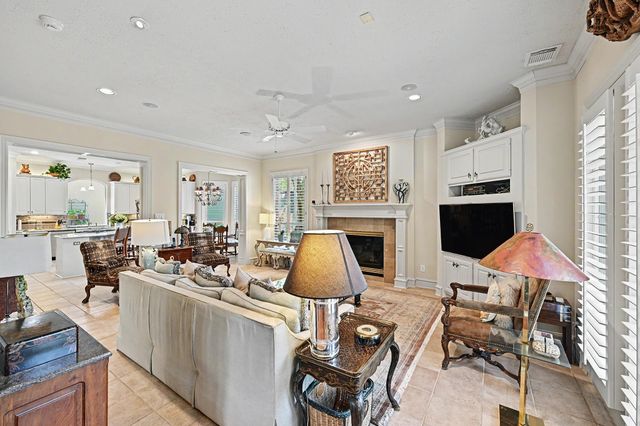 69 Wynden Oaks Drive, Houston, TX 77056