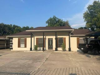 1827 1/2 Isom St Drive, Houston, TX 77039
