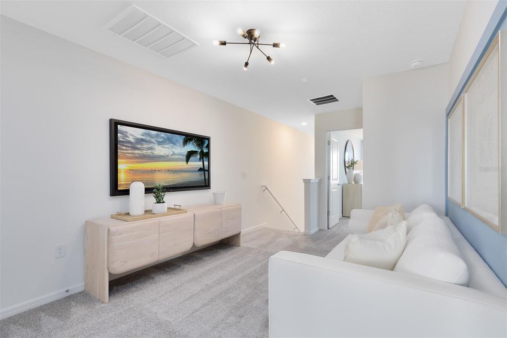 Image 11 of property listing at 10642 EVENING STAR STREET, Orlando, FL 32829