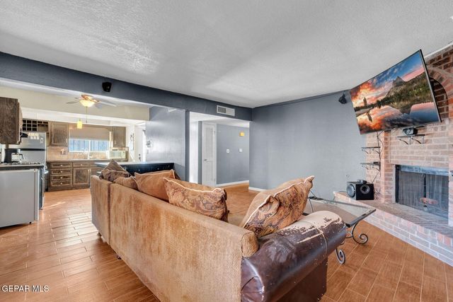 10621 SPRINGWOOD Drive A, El Paso, TX 79935