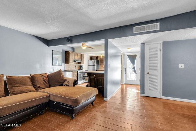 10621 SPRINGWOOD Drive A, El Paso, TX 79935