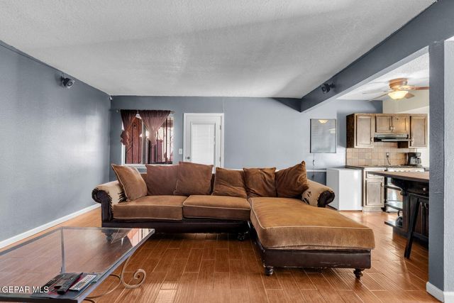 10621 SPRINGWOOD Drive A, El Paso, TX 79935