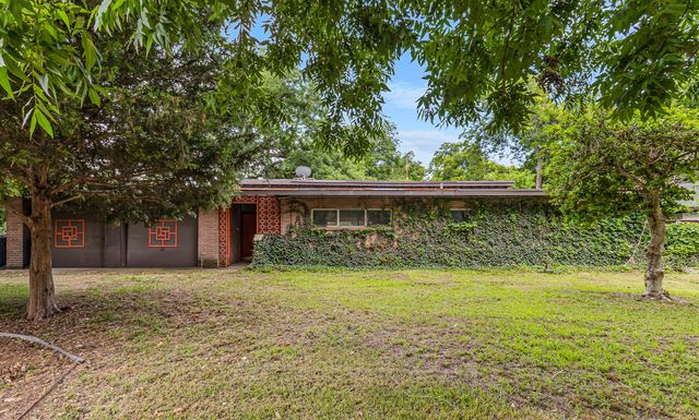 2224 Lakeland Drive, Dallas, TX 75228