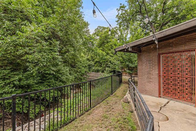 2224 Lakeland Drive, Dallas, TX 75228