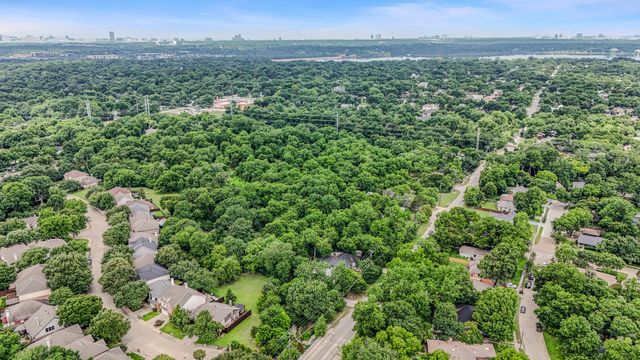 2224 Lakeland Drive, Dallas, TX 75228