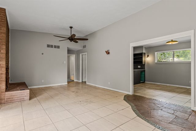 2224 Lakeland Drive, Dallas, TX 75228