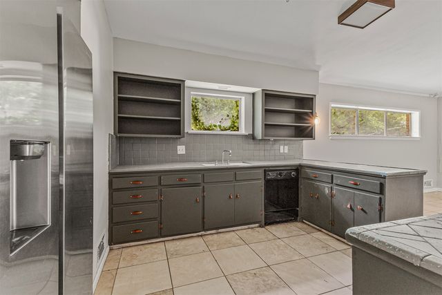 2224 Lakeland Drive, Dallas, TX 75228