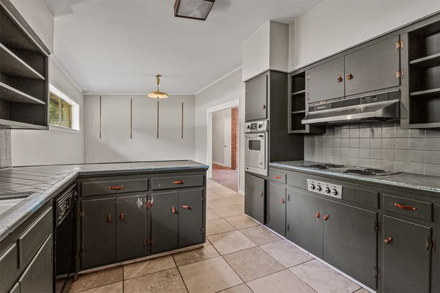 2224 Lakeland Drive, Dallas, TX 75228
