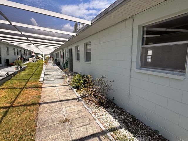 12400 PARK BOULEVARD 625, Seminole, FL 33772