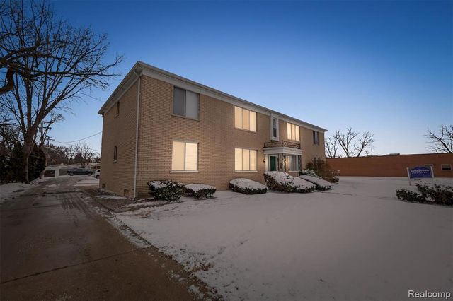 21440 Kelly Road, Eastpointe, MI 48021