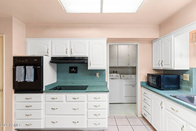10801 W CARON Drive, Sun City, AZ 85351
