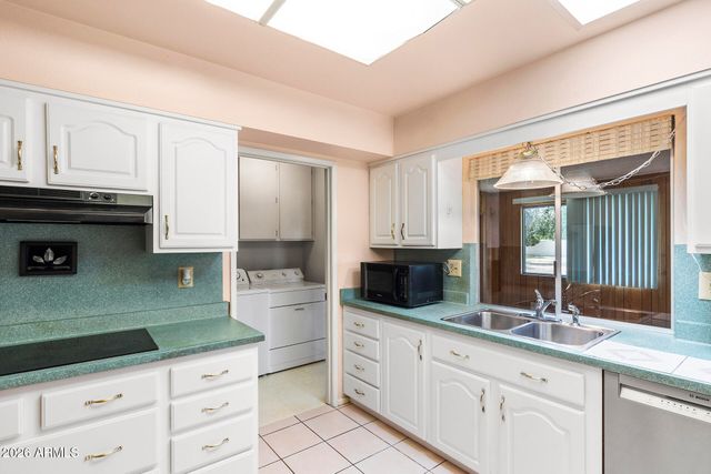 10801 W CARON Drive, Sun City, AZ 85351