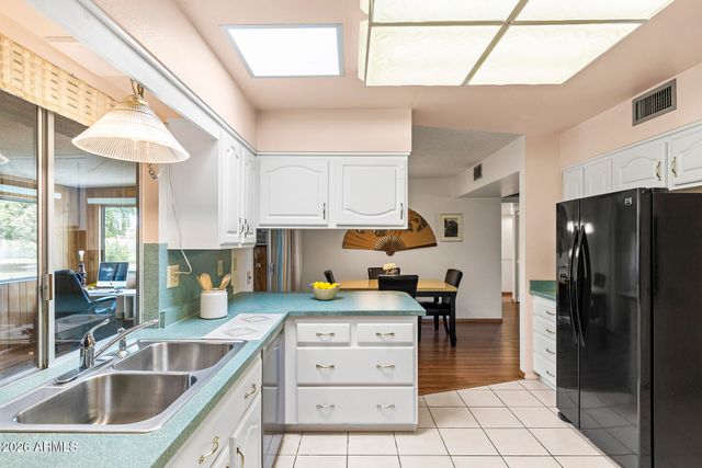 10801 W CARON Drive, Sun City, AZ 85351