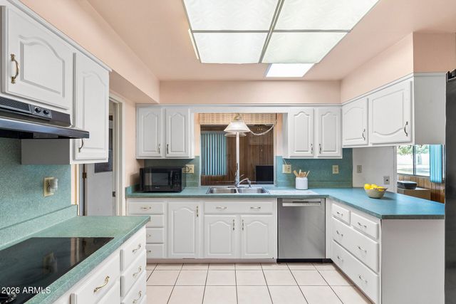10801 W CARON Drive, Sun City, AZ 85351