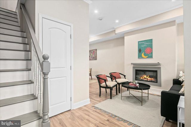 325 14TH PL NE, Washington, DC 20002