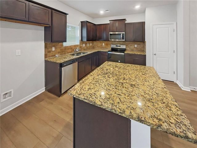 11911 Lovejoy Crossing Way, Hampton, GA 30228