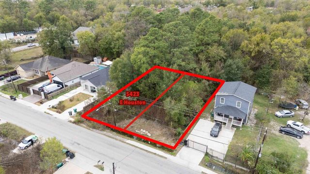 5423 E Houston Road, Houston, TX 77028