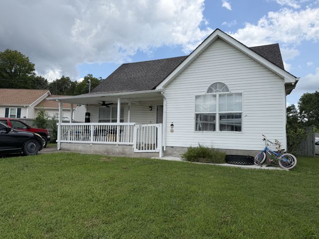 100 Bungalow Ct, Smyrna, TN 37167