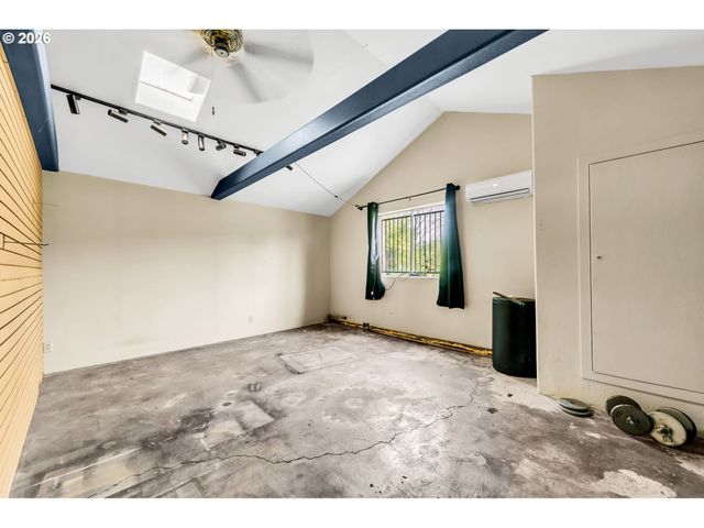 82537 GREENWOOD St, Creswell, OR 97426