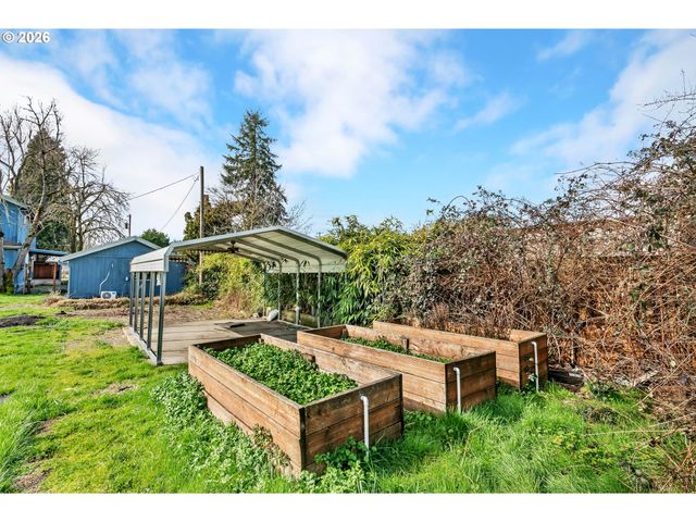 82537 GREENWOOD St, Creswell, OR 97426