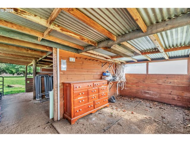 82537 GREENWOOD St, Creswell, OR 97426