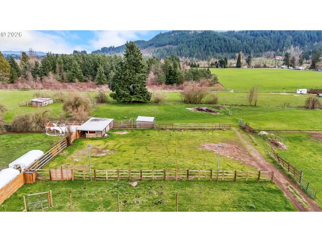 82537 GREENWOOD St, Creswell, OR 97426