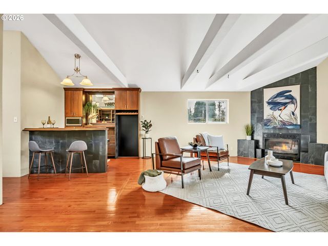 82537 GREENWOOD St, Creswell, OR 97426