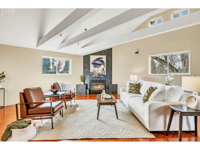 82537 GREENWOOD St, Creswell, OR 97426