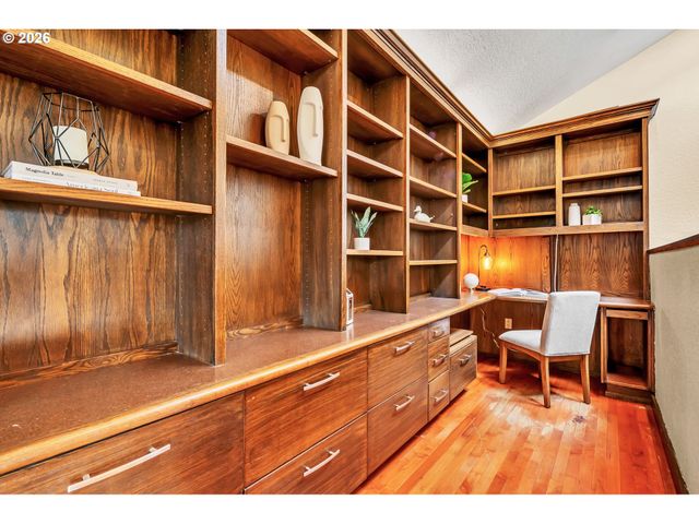 82537 GREENWOOD St, Creswell, OR 97426