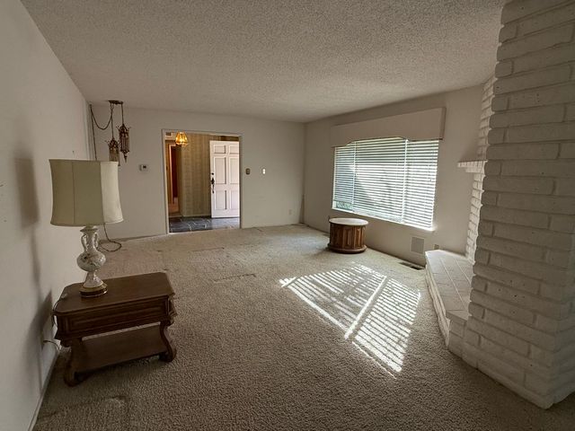 2510 W Escalon Avenue, Fresno, CA 93711