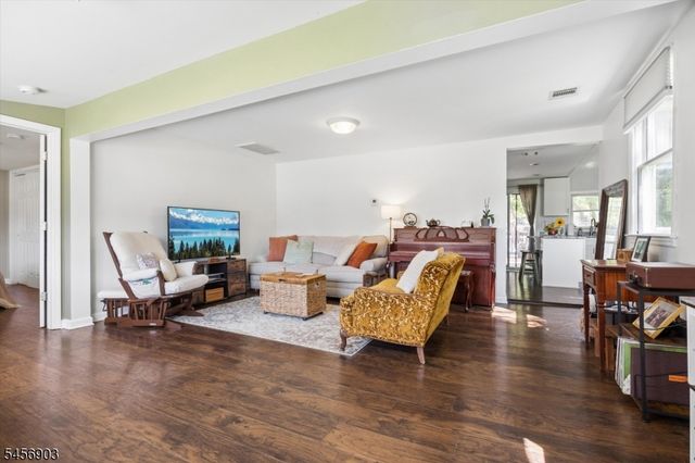 3 Minnehaha Blvd, Parsippany-troy Hills Twp., NJ 07034