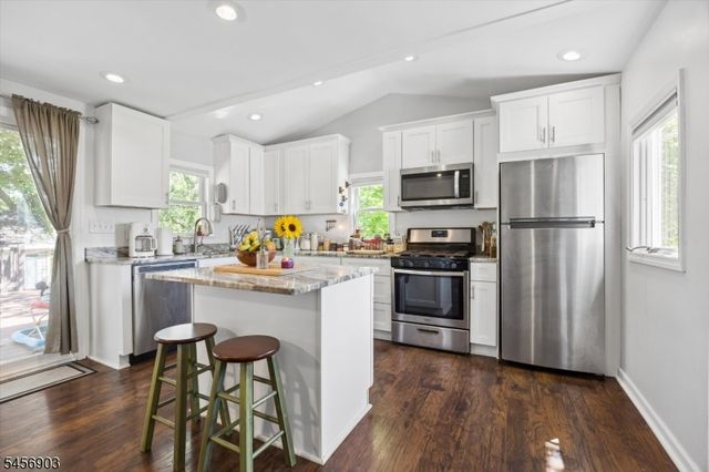 3 Minnehaha Blvd, Parsippany-troy Hills Twp., NJ 07034