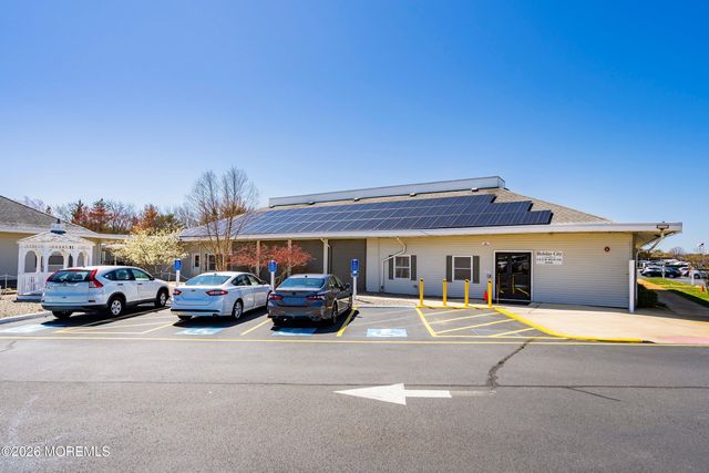 55 Scarborough Place, Toms River, NJ 08757