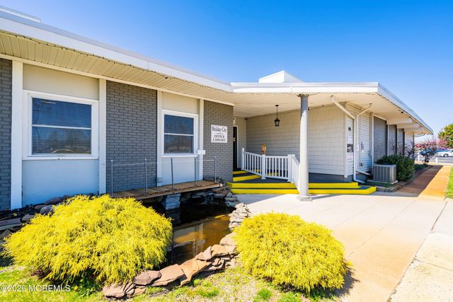 55 Scarborough Place, Toms River, NJ 08757