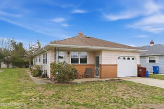 55 Scarborough Place, Toms River, NJ 08757