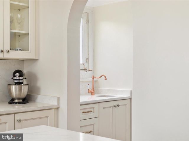 239 N CHURCH ST, Woodstock, VA 22664