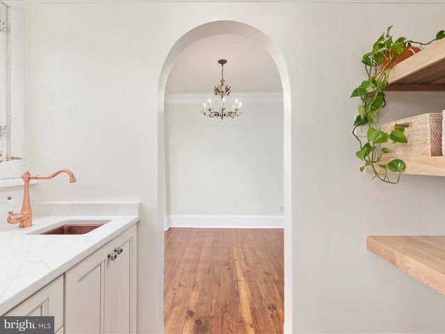 239 N CHURCH ST, Woodstock, VA 22664