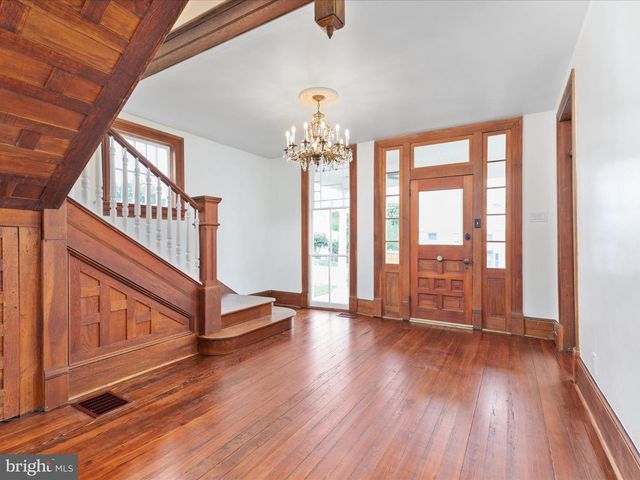 239 N CHURCH ST, Woodstock, VA 22664