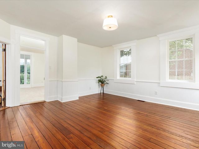 239 N CHURCH ST, Woodstock, VA 22664