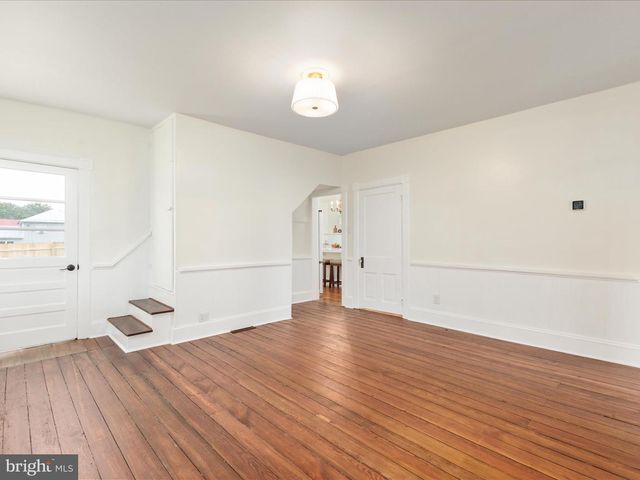 239 N CHURCH ST, Woodstock, VA 22664