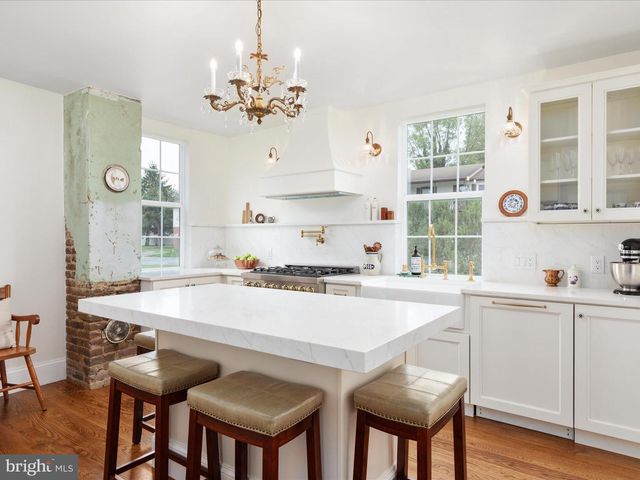 239 N CHURCH ST, Woodstock, VA 22664