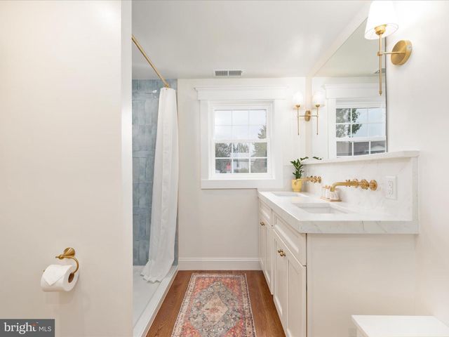 239 N CHURCH ST, Woodstock, VA 22664